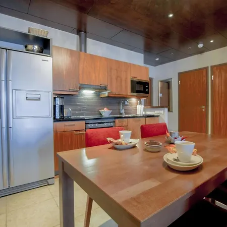 Junior Orange B6 By Interhome Tatil Evi